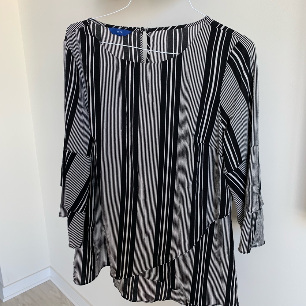 Striped black/white dress shirt size XL